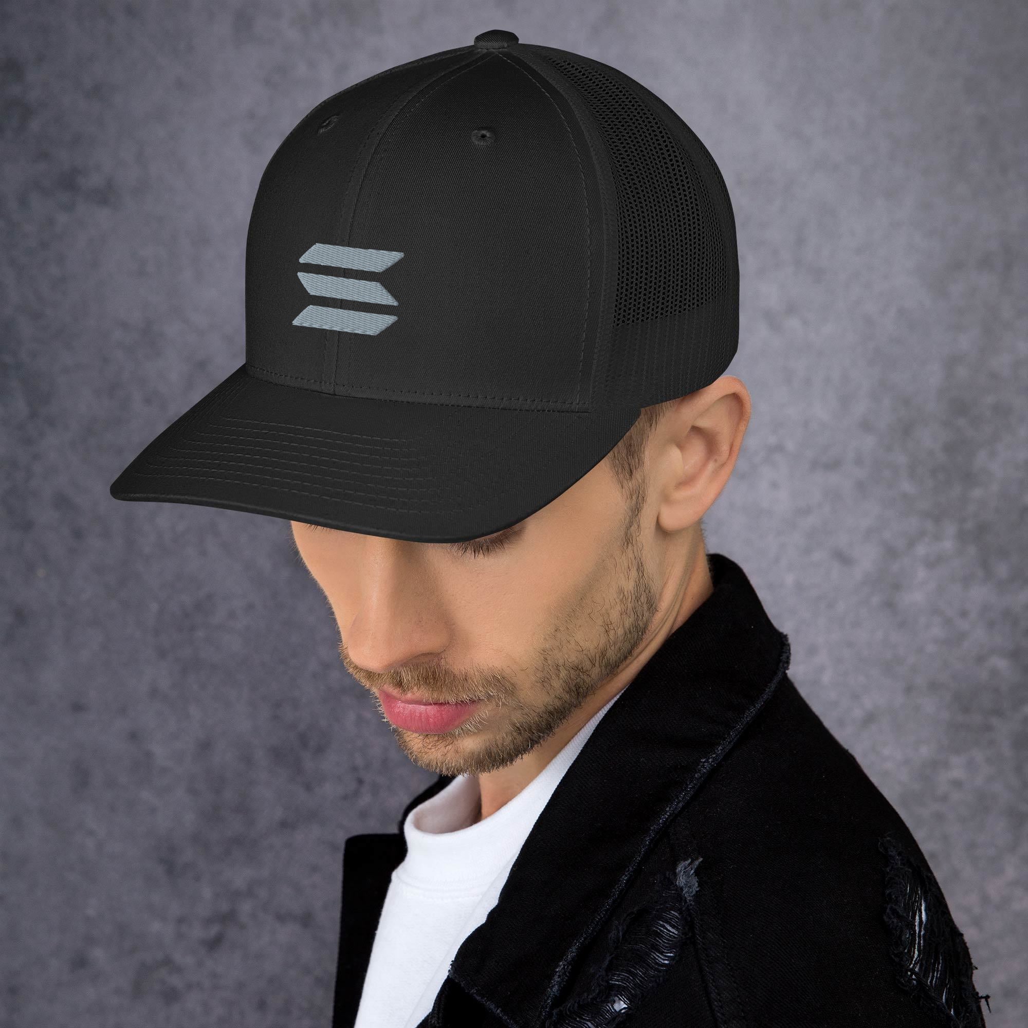 SOLANA (SOL) LOGO TRUCKER HAT