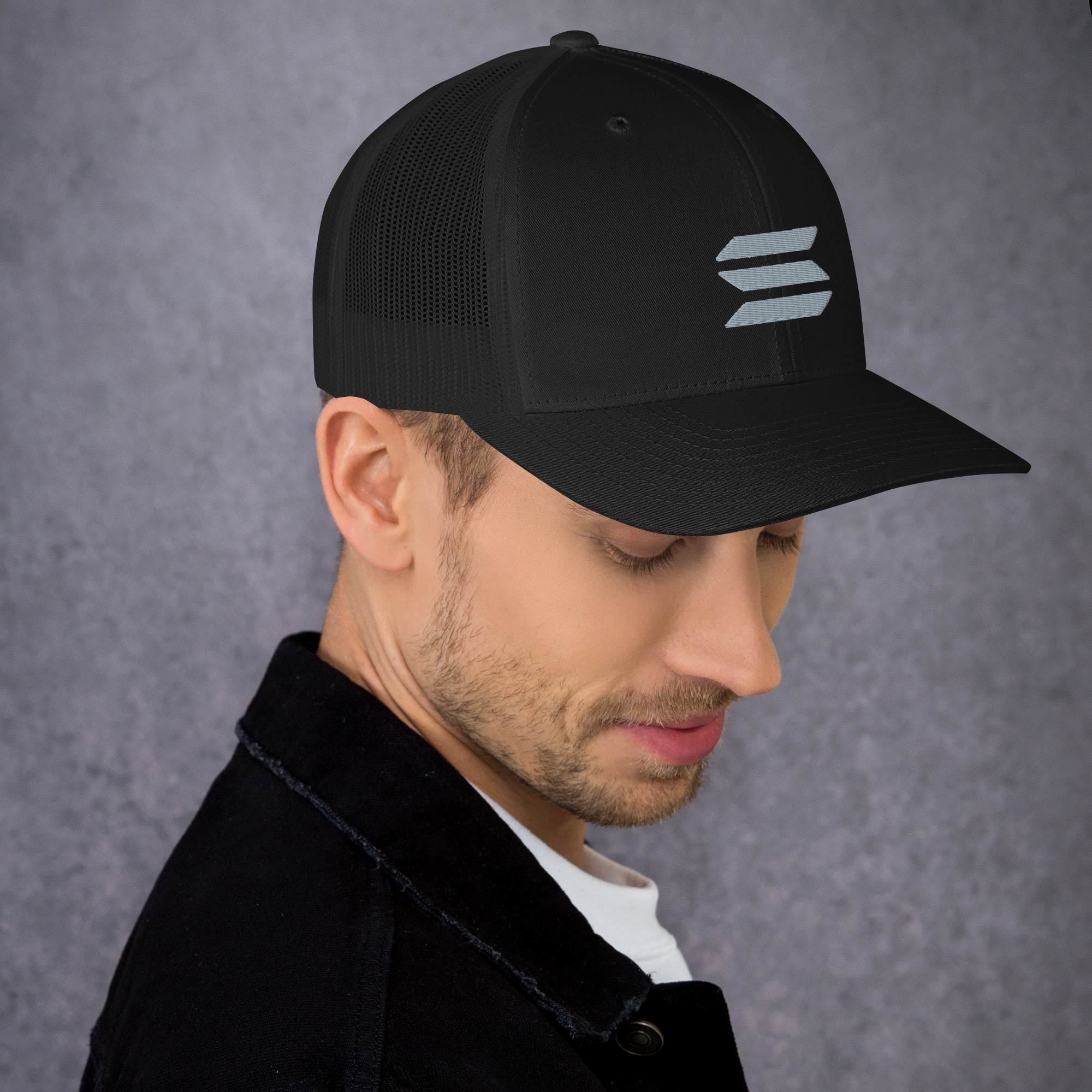 SOLANA (SOL) LOGO TRUCKER HAT