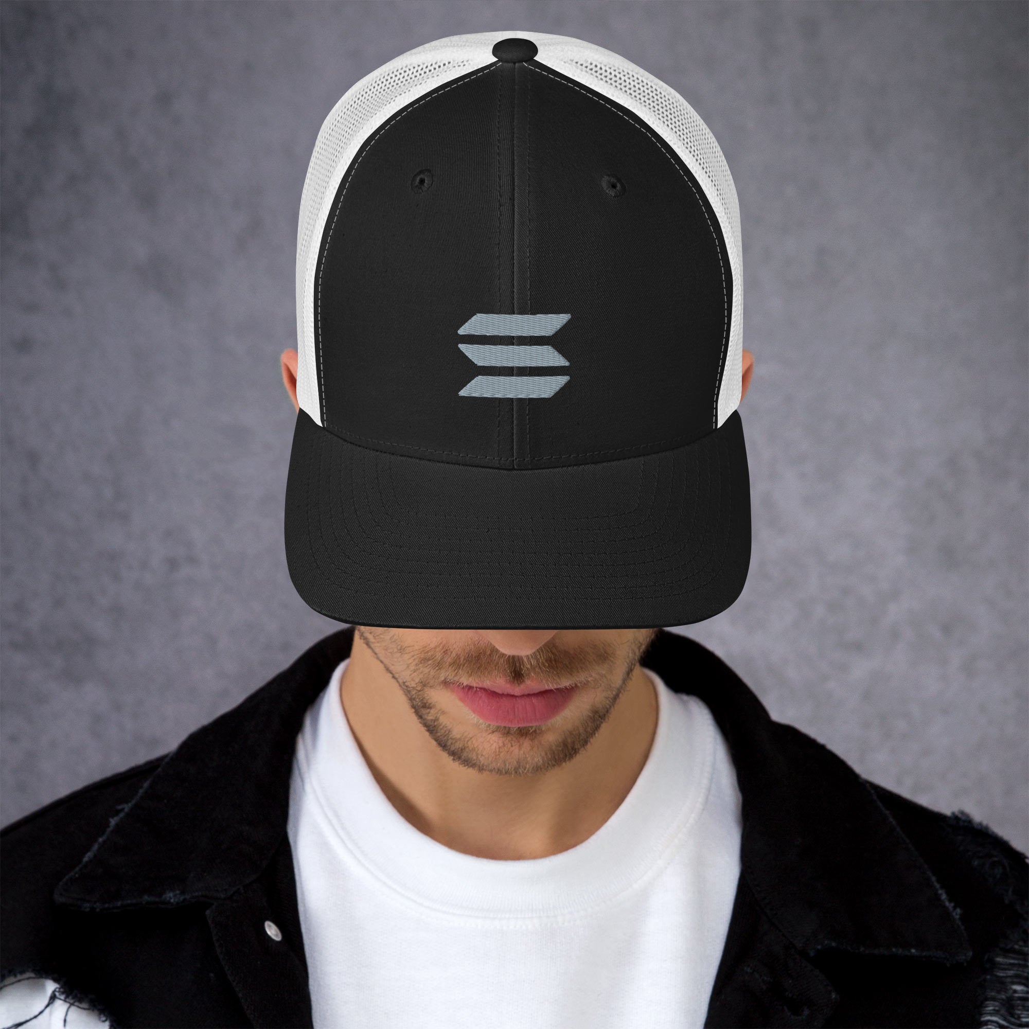 SOLANA (SOL) LOGO TRUCKER HAT