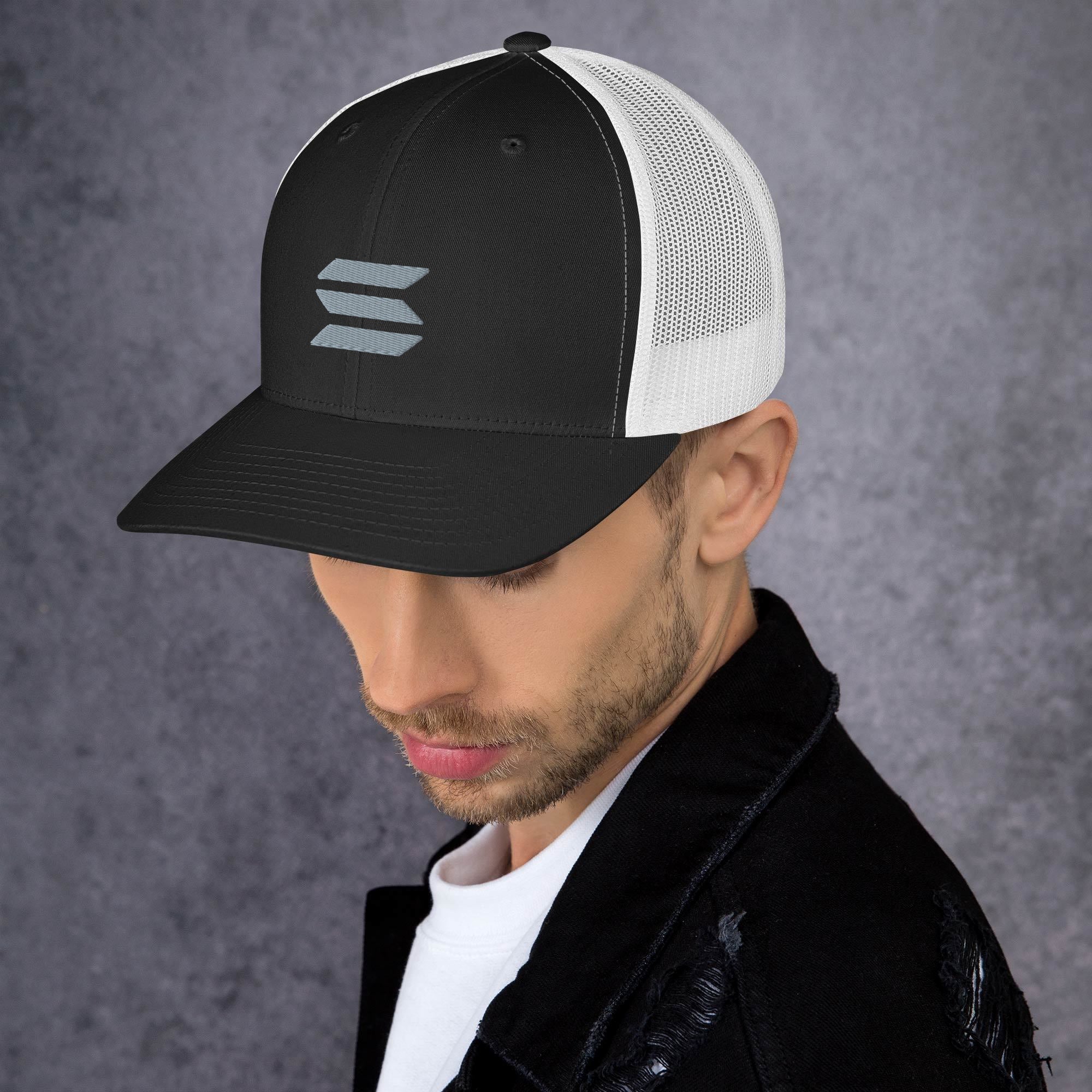 SOLANA (SOL) LOGO TRUCKER HAT