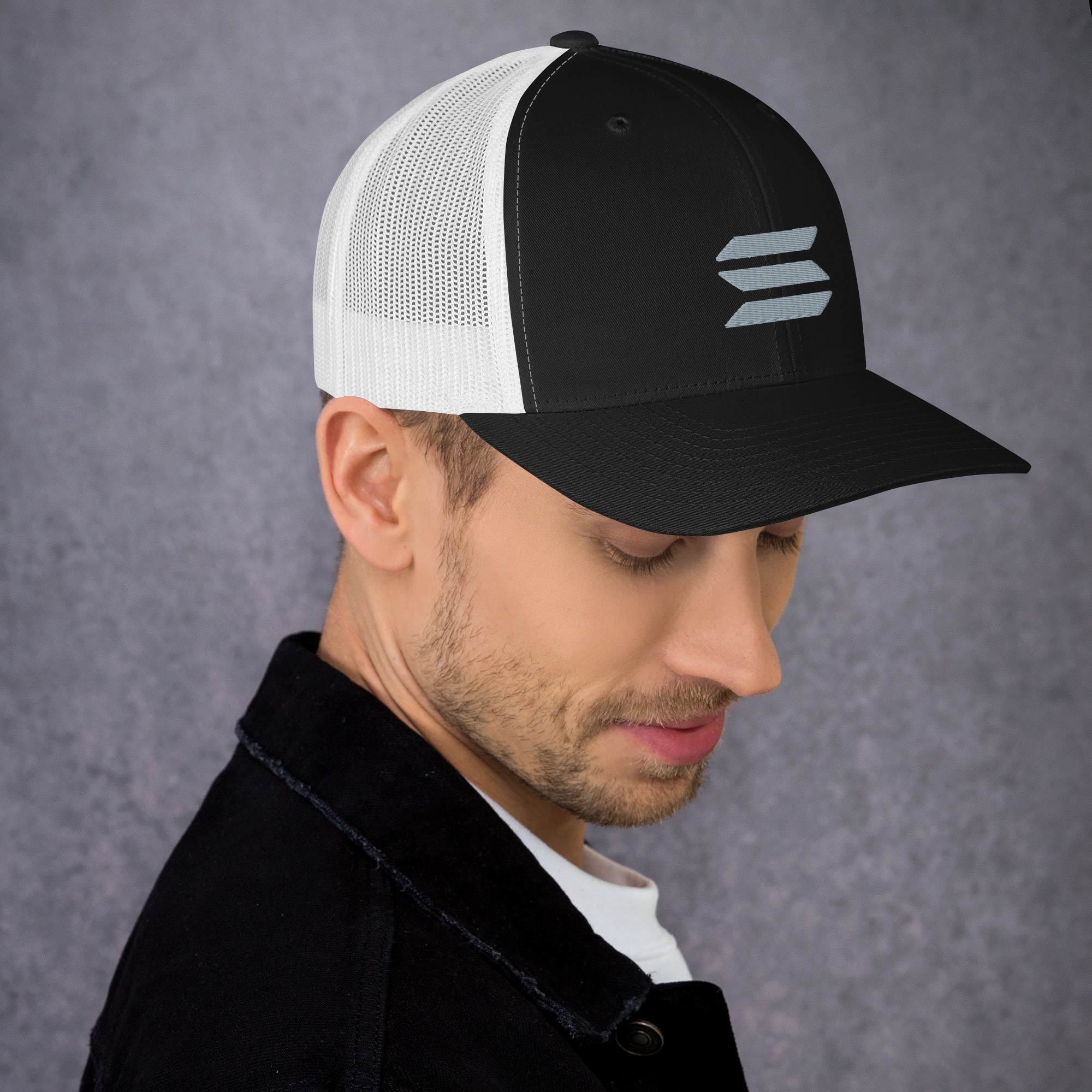 SOLANA (SOL) LOGO TRUCKER HAT