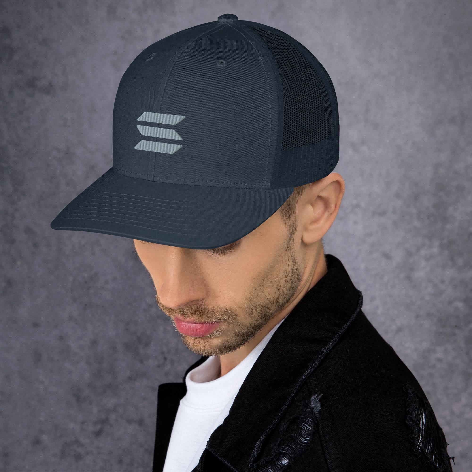 SOLANA (SOL) LOGO TRUCKER HAT