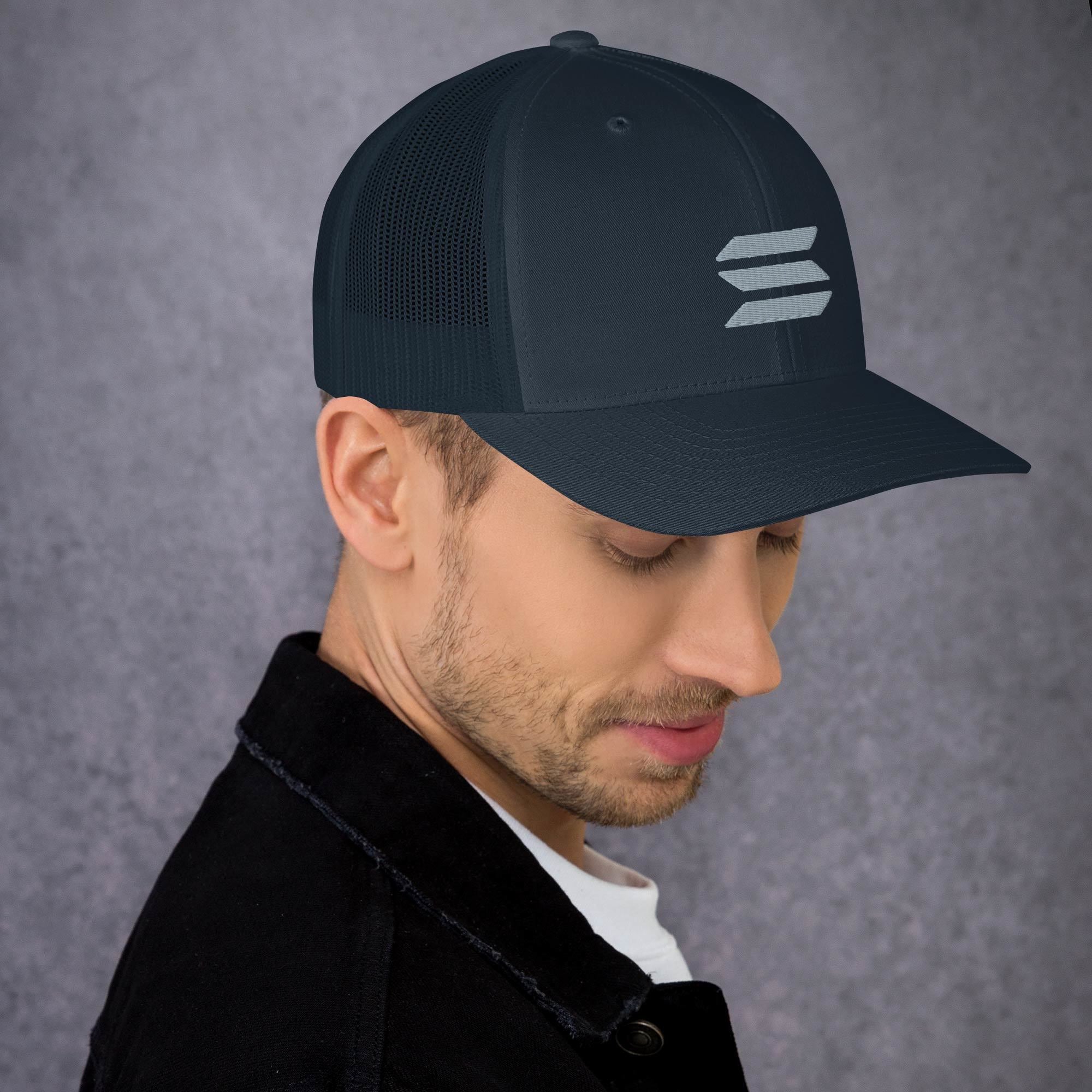 SOLANA (SOL) LOGO TRUCKER HAT