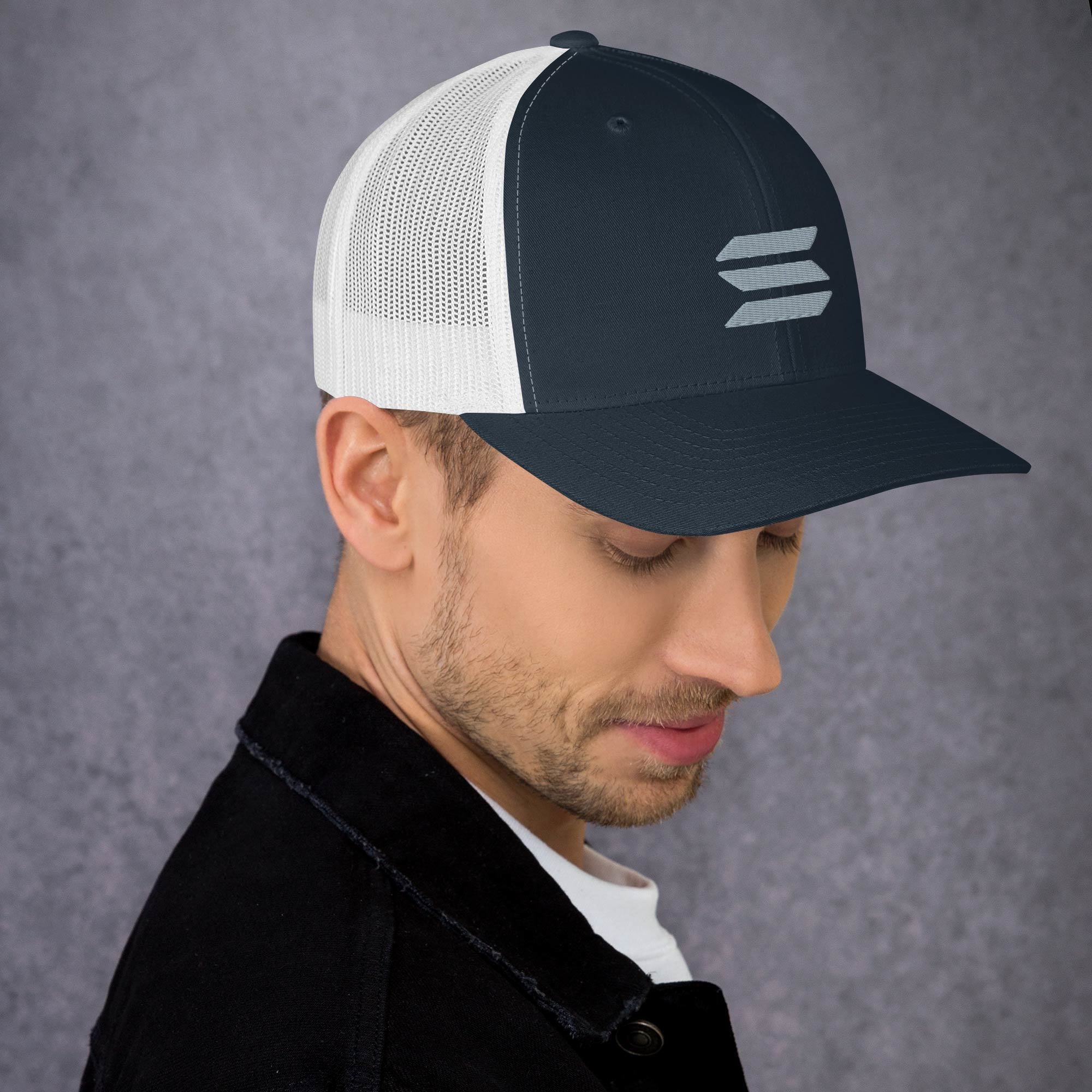 SOLANA (SOL) LOGO TRUCKER HAT