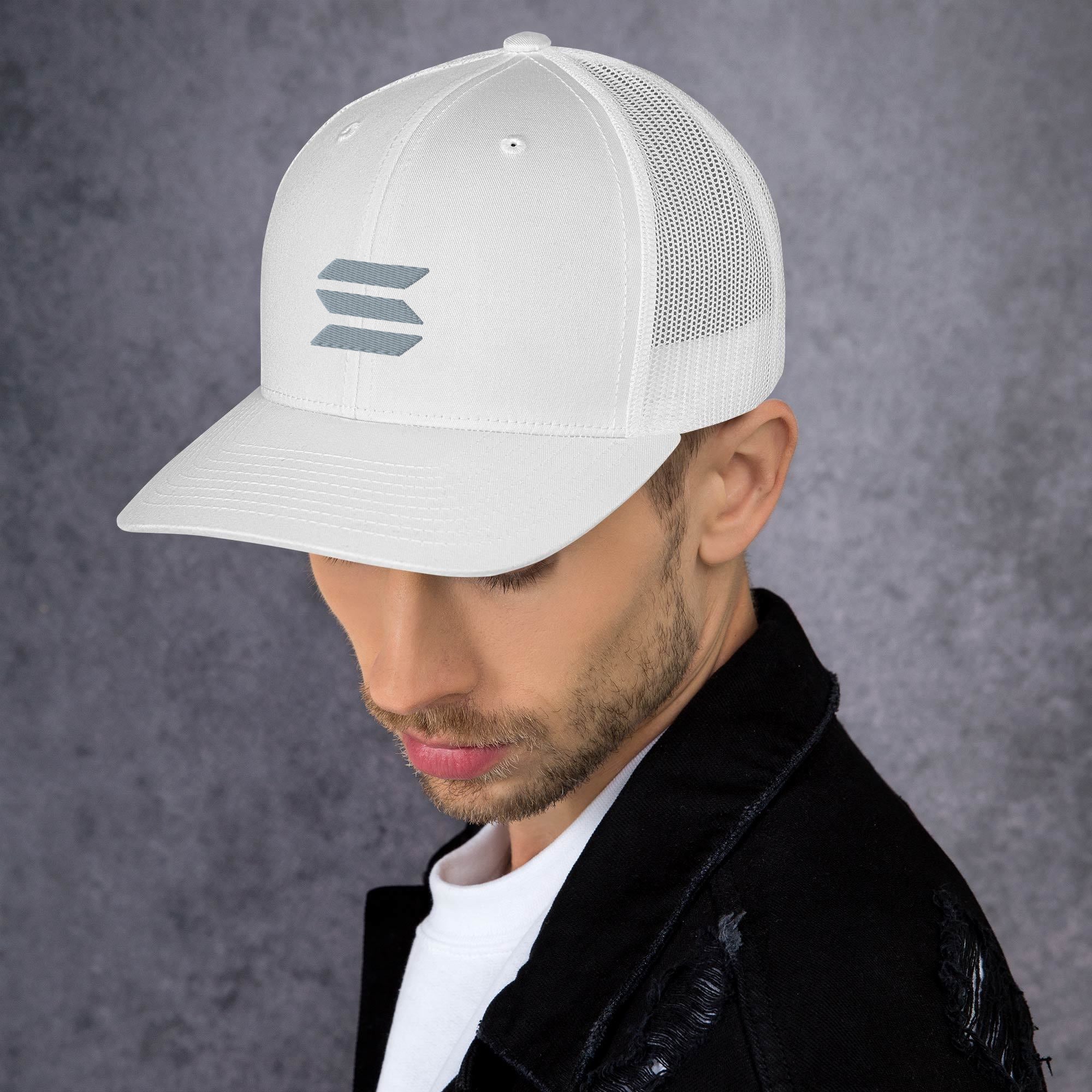 SOLANA (SOL) LOGO TRUCKER HAT